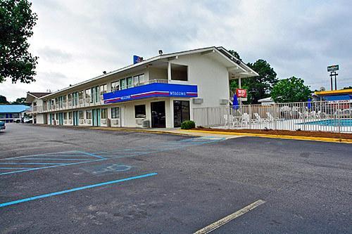 Rodeway Inn Монтгомъри Екстериор снимка