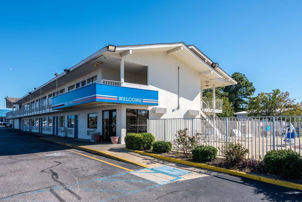 Rodeway Inn Монтгомъри Екстериор снимка