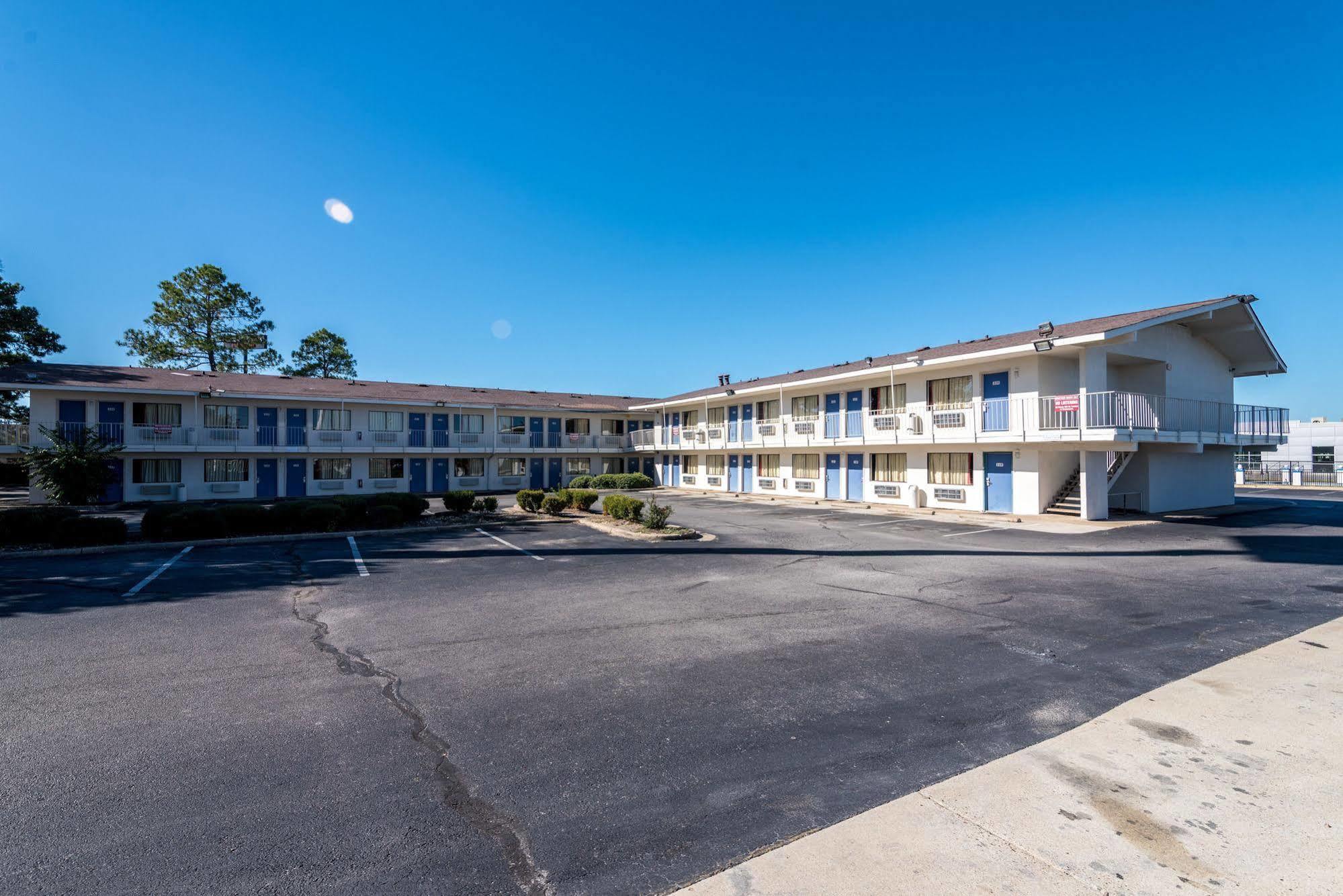 Rodeway Inn Монтгомъри Екстериор снимка